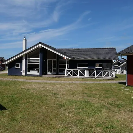 Casa de Férias With Private Sauna And Terrace
